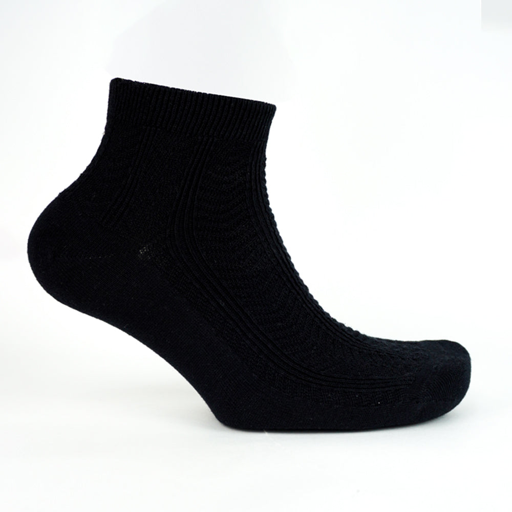 Women Cable knit Black socks