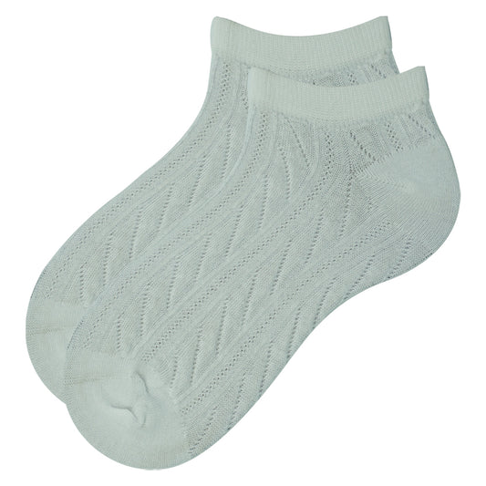 Women White Cable Knit Ankle Socks