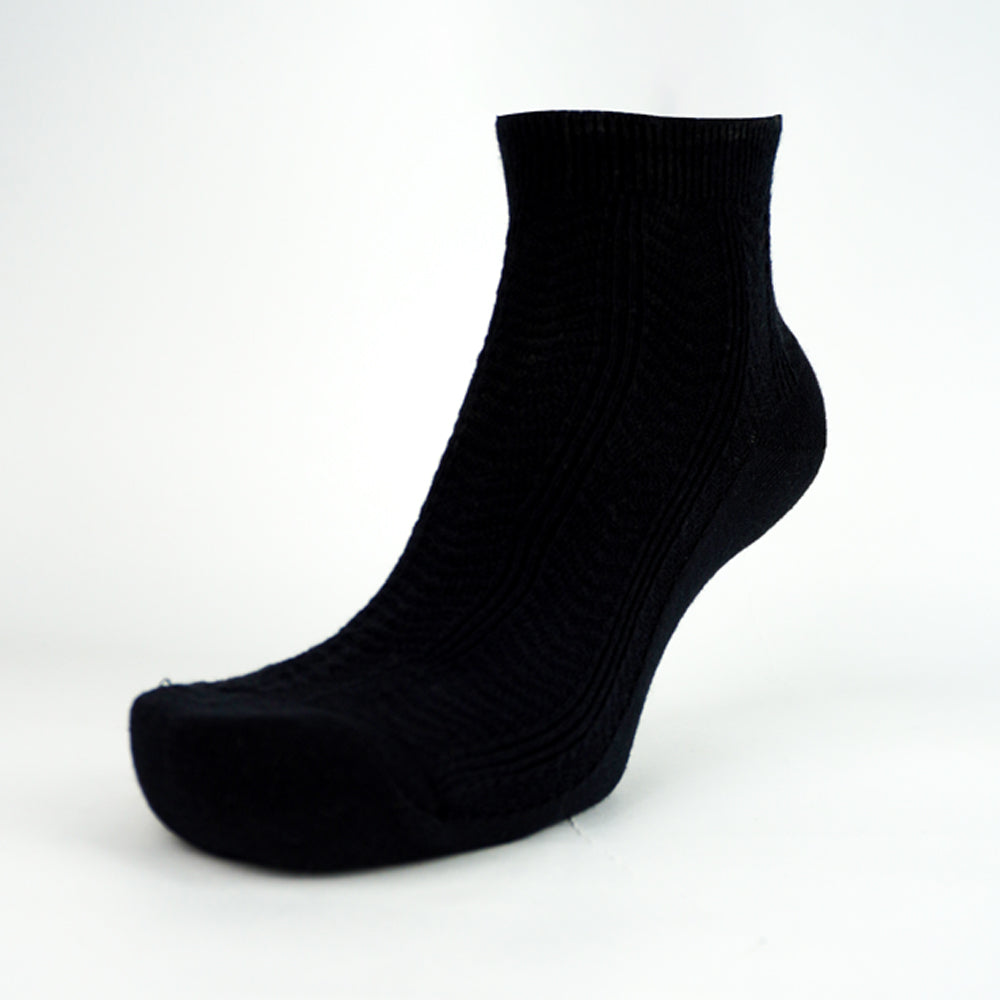 Women Cable knit Black socks