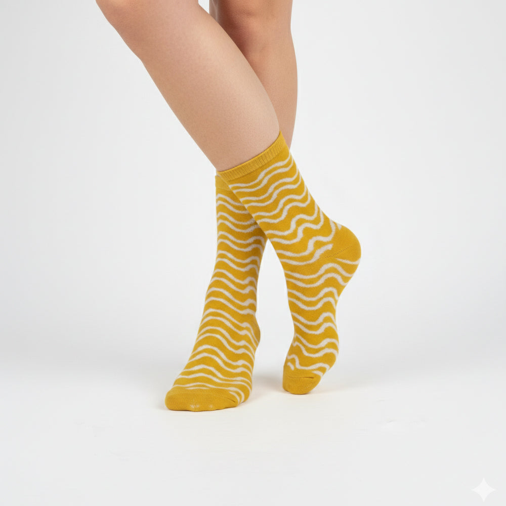 Women Yellow Wave Pattern Crew Socks