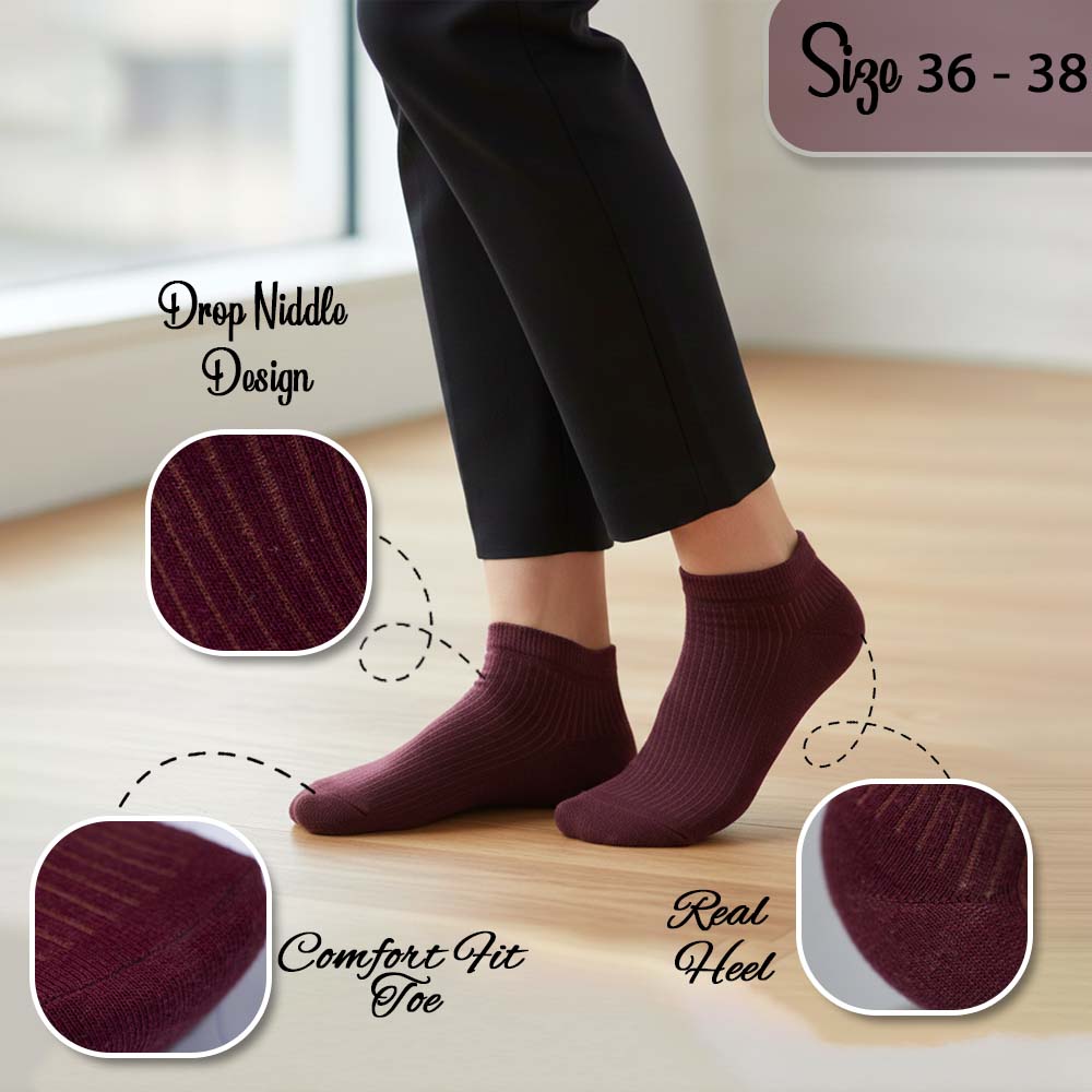 Women Maroon Ribbed Ankle Socks