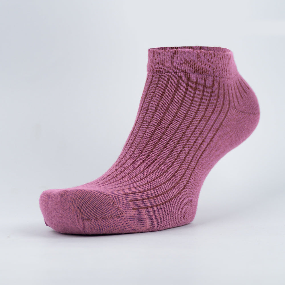 Women Maroon Ribbed Ankle Socks