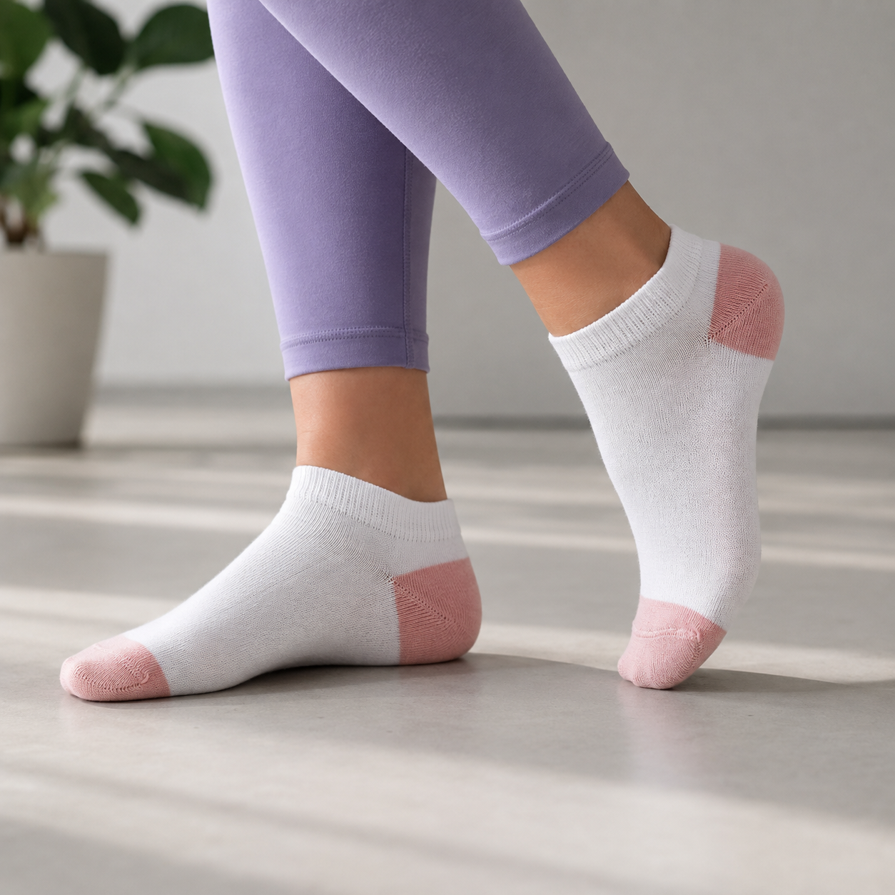 Women Light Pink Ankle Socks
